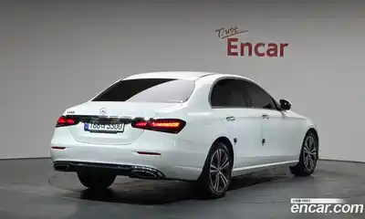 Mercedes-Benz E-Class 2022 2.0 Автомат в Москве № 222590, миниатюра 9