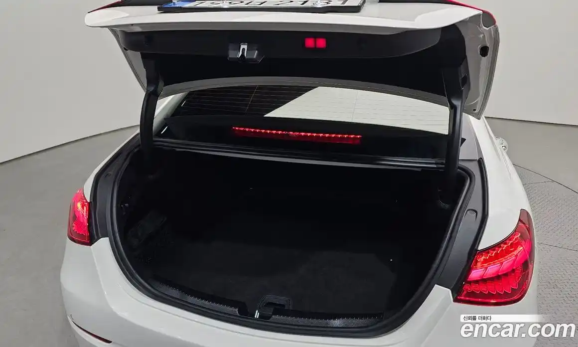 Mercedes-Benz C-Class 2022 2.0 Автомат в Москве № 229403, фото 4