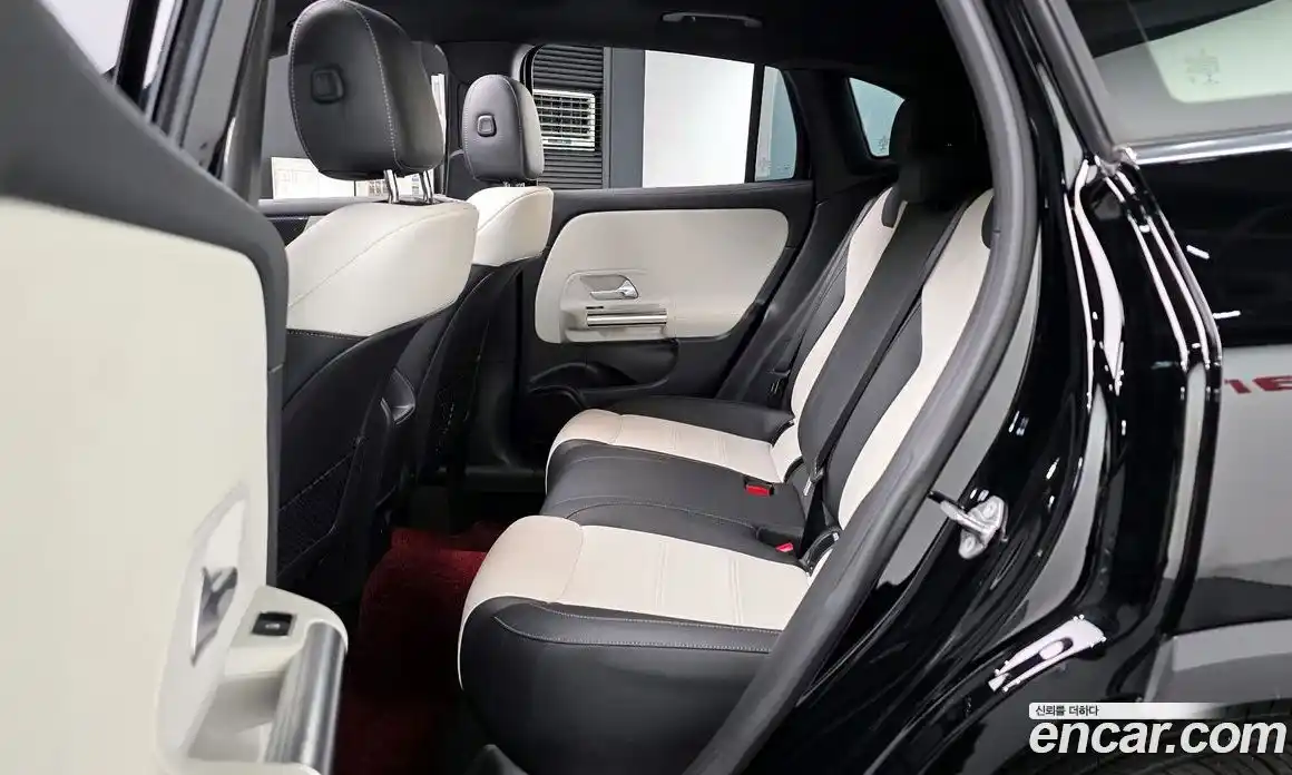 Mercedes-Benz GLA-Class 2021 2.0 Автомат в Москве № 229478, фото 12