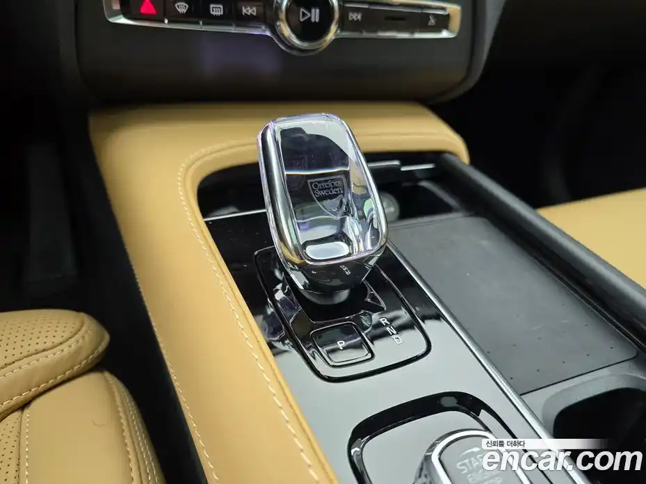 Volvo XC90 2025 2.0 Автомат в Москве № 230769, фото 9