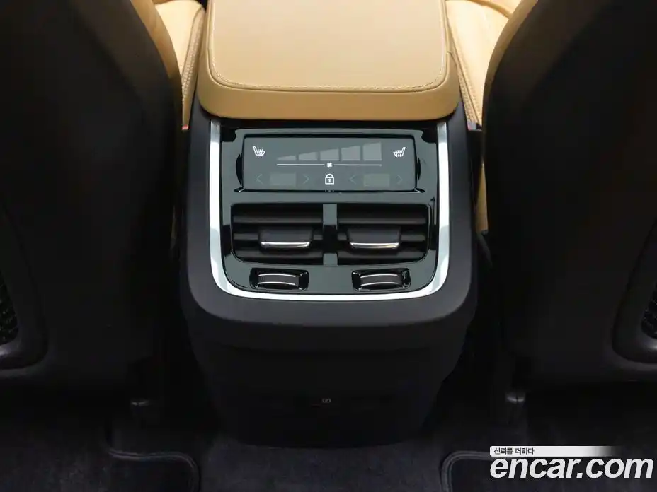 Volvo XC90 2025 2.0 Автомат в Москве № 230815, фото 16