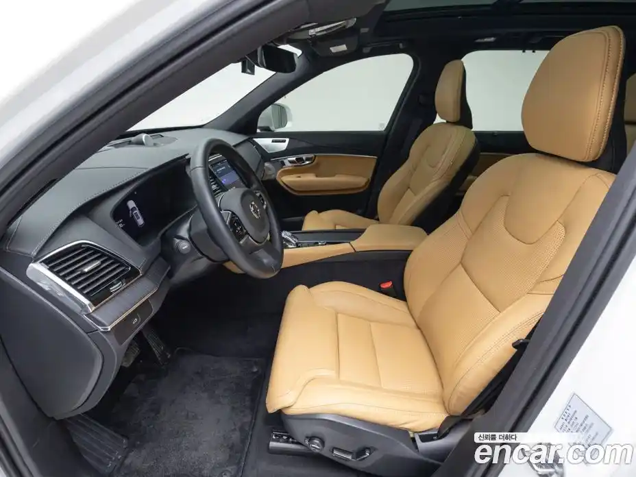 Volvo XC90 2025 2.0 Автомат в Москве № 230815, фото 9