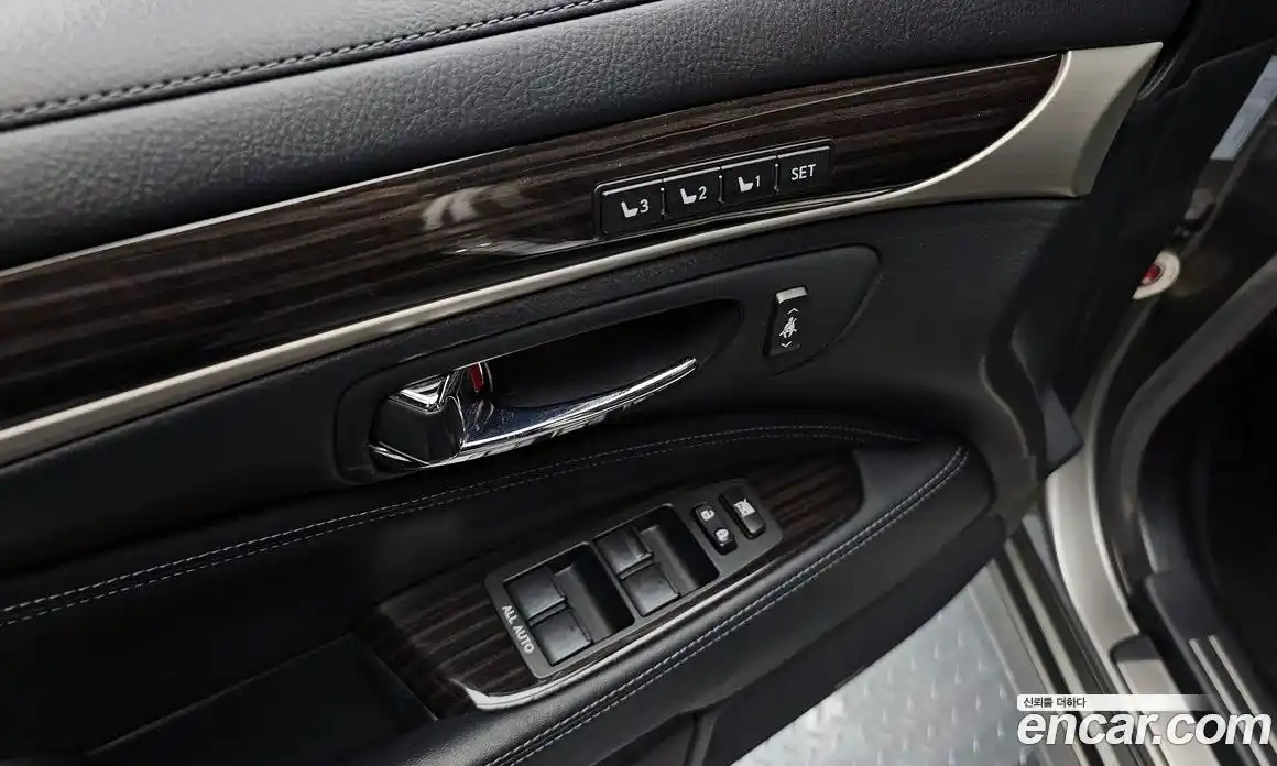 Lexus LS 2016 4.6 Автомат в Москве № 231985, фото 13