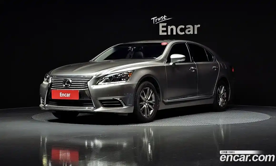 Lexus LS 2016 4.6 Автомат в Москве № 231985, фото 14