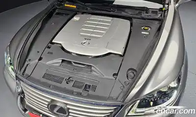 Lexus LS 2016 4.6 Автомат в Москве № 231985, миниатюра 2