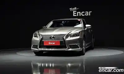 Lexus LS 2016 4.6 Автомат в Москве № 231985, миниатюра 4