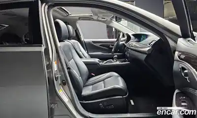Lexus LS 2016 4.6 Автомат в Москве № 231985, миниатюра 5
