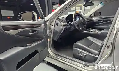 Lexus LS 2016 4.6 Автомат в Москве № 231985, миниатюра 6