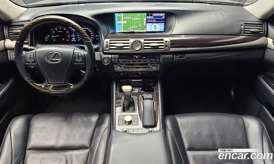 Lexus LS 2016 4.6 Автомат в Москве № 231985, фото 7