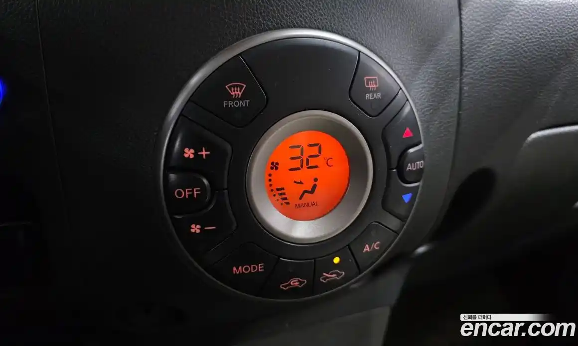 Nissan Cube 2011 1.8 Автомат в Москве № 242230, фото 14