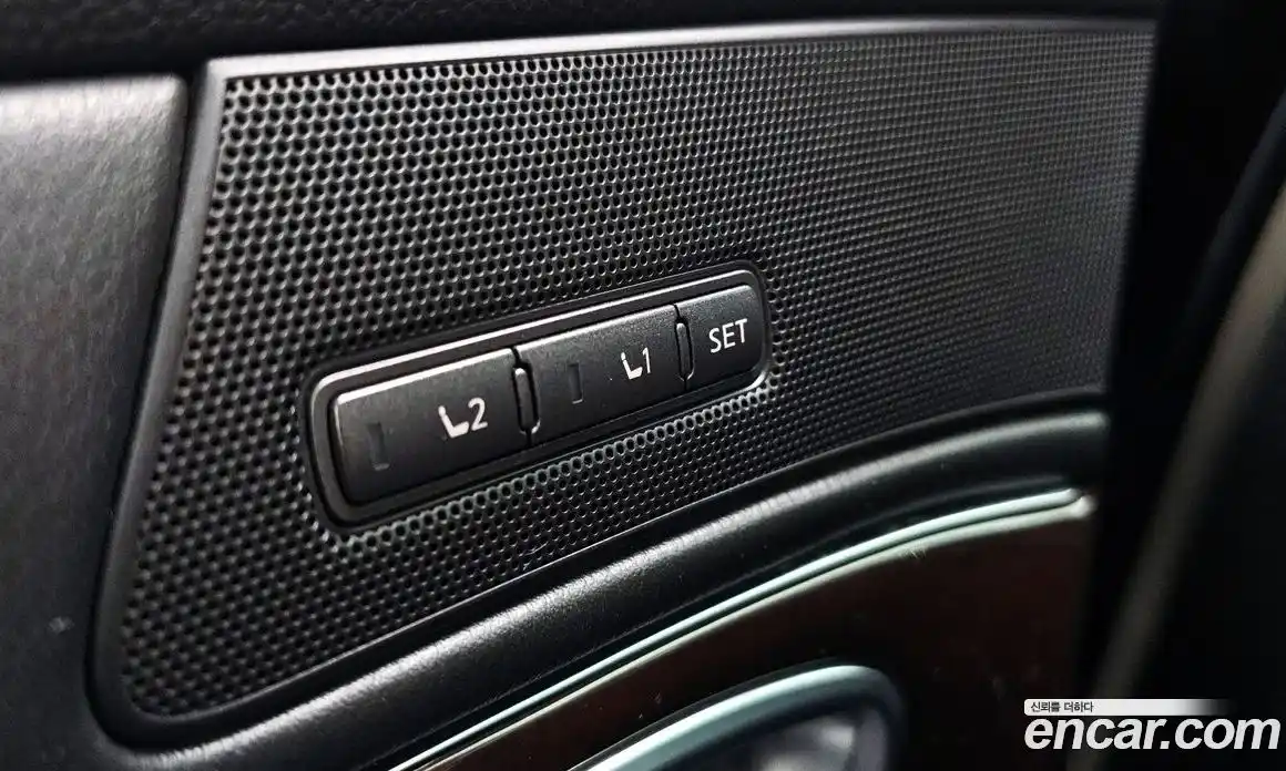 Infiniti Q70 2017 3.7 Автомат в Москве № 246627, фото 12