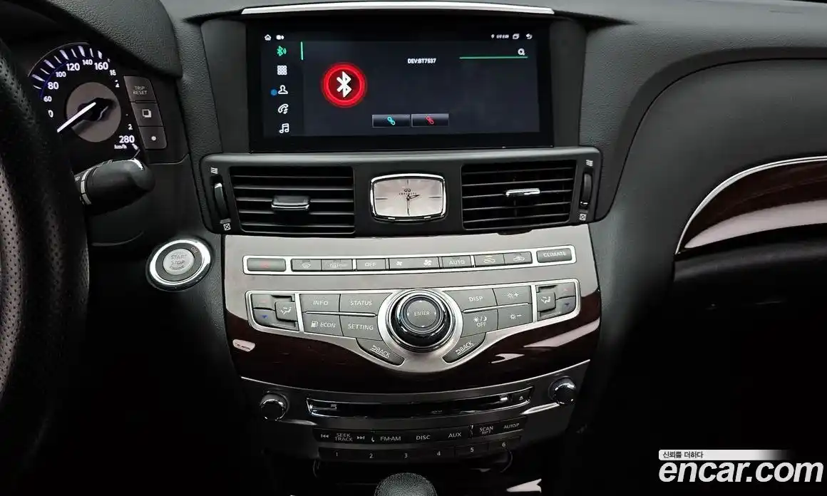 Infiniti Q70 2017 3.7 Автомат в Москве № 246627, фото 15