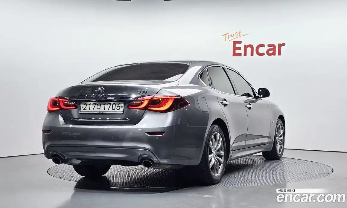 Infiniti Q70 2017 3.7 Автомат в Москве № 246627, фото 17