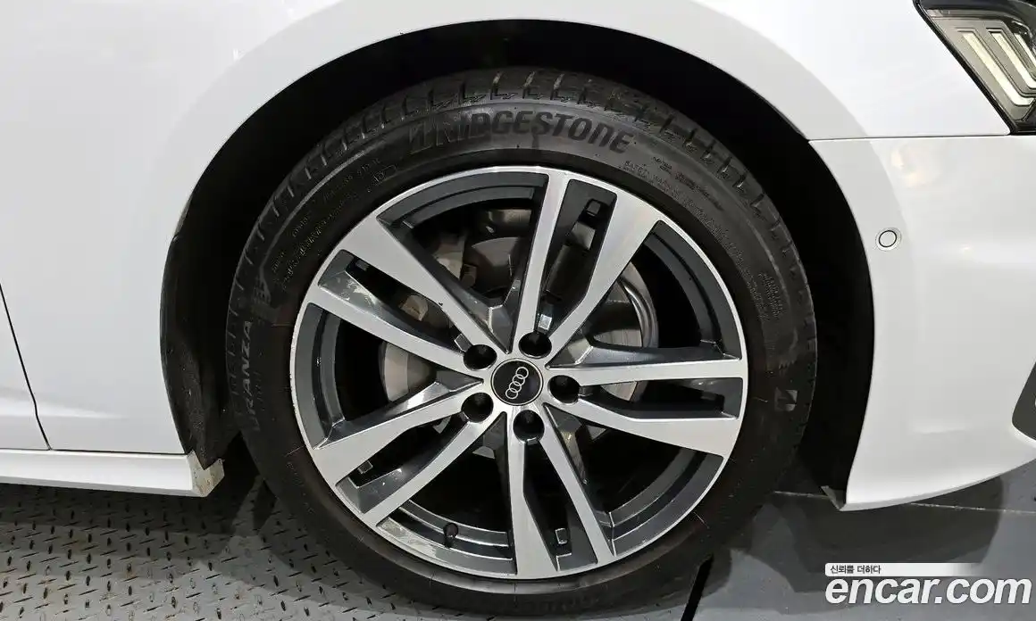 Audi A6 2023 2.0 Автомат в Москве № 246965, фото 3