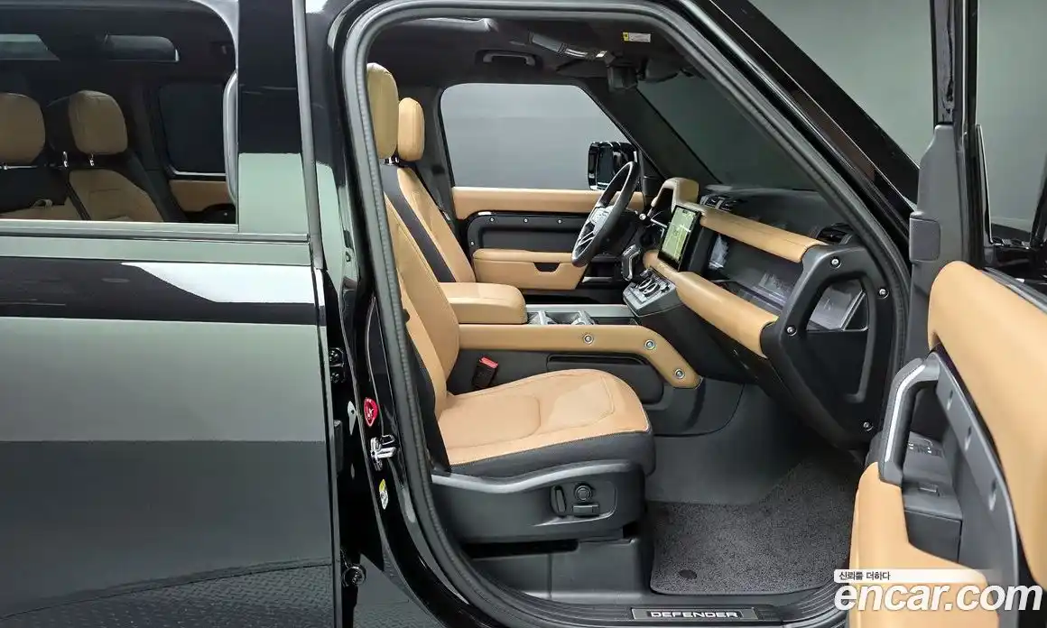 Land Rover Defender 2025 3.0 Автомат в Москве № 252503, фото 3