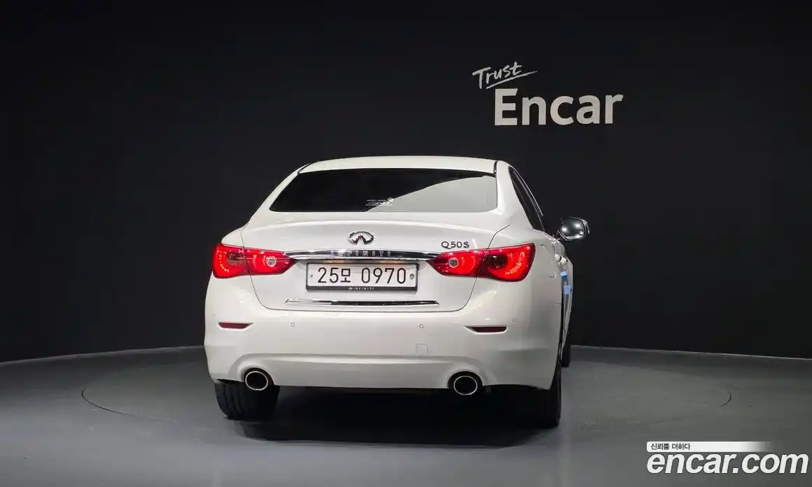 Infiniti Q50 2015 3.5 Автомат в Москве № 256162, фото 1