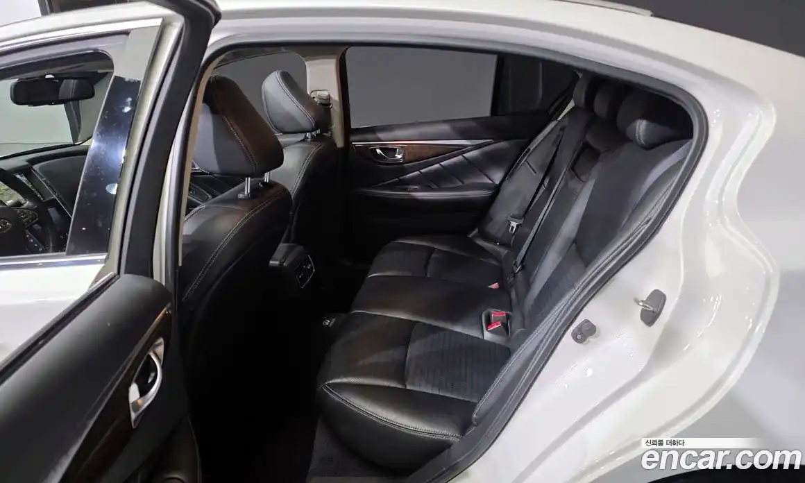 Infiniti Q50 2015 3.5 Автомат в Москве № 256162, фото 18