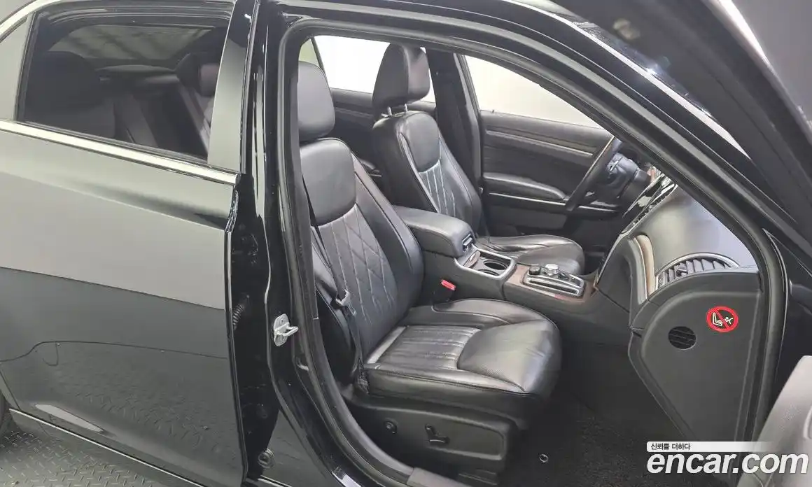 Chrysler 300C 2016 3.6 Автомат в Москве № 256780, фото 12