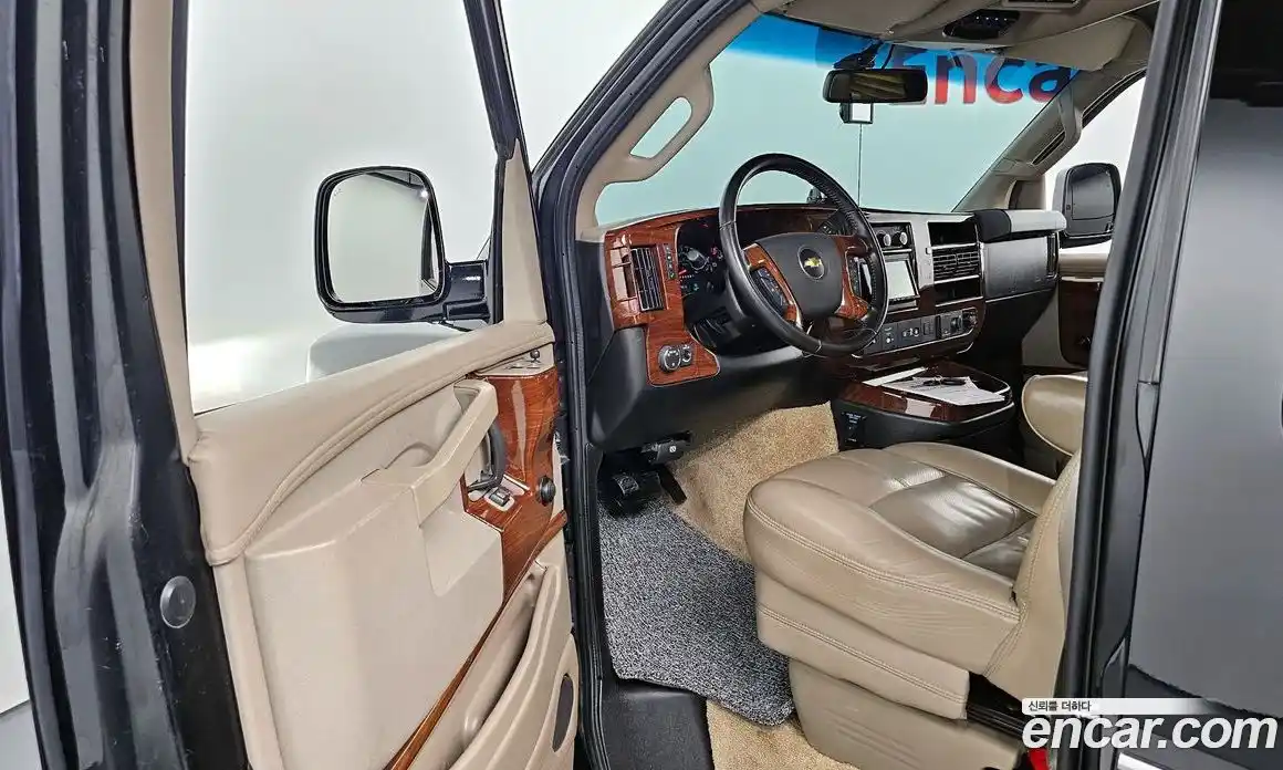 Chevrolet Express Van 2019 6.0 Автомат в Москве № 260498, фото 10
