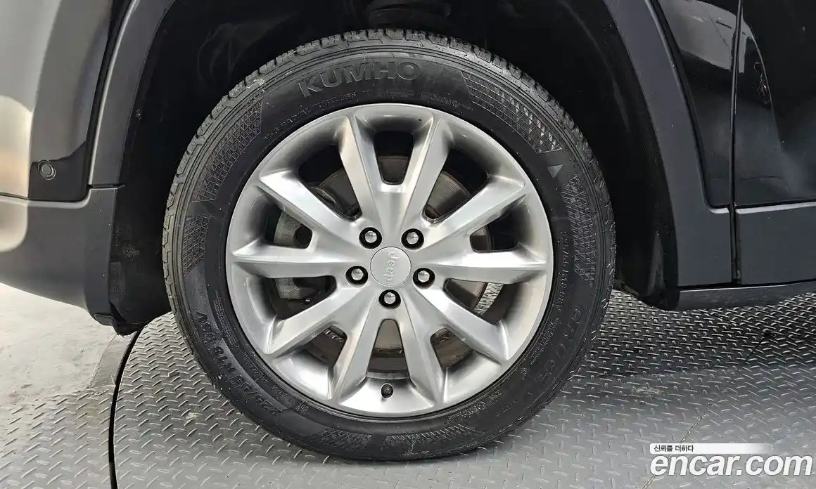 Jeep Cherokee 2018 2.4 Автомат в Москве № 262856, фото 17