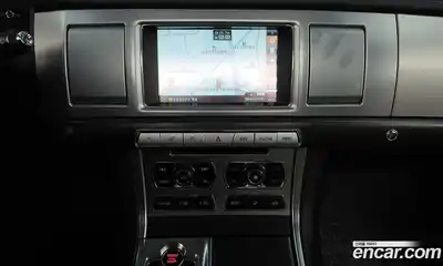 Jaguar XF 2012 2.2 Автомат в Москве № 268022, миниатюра 10