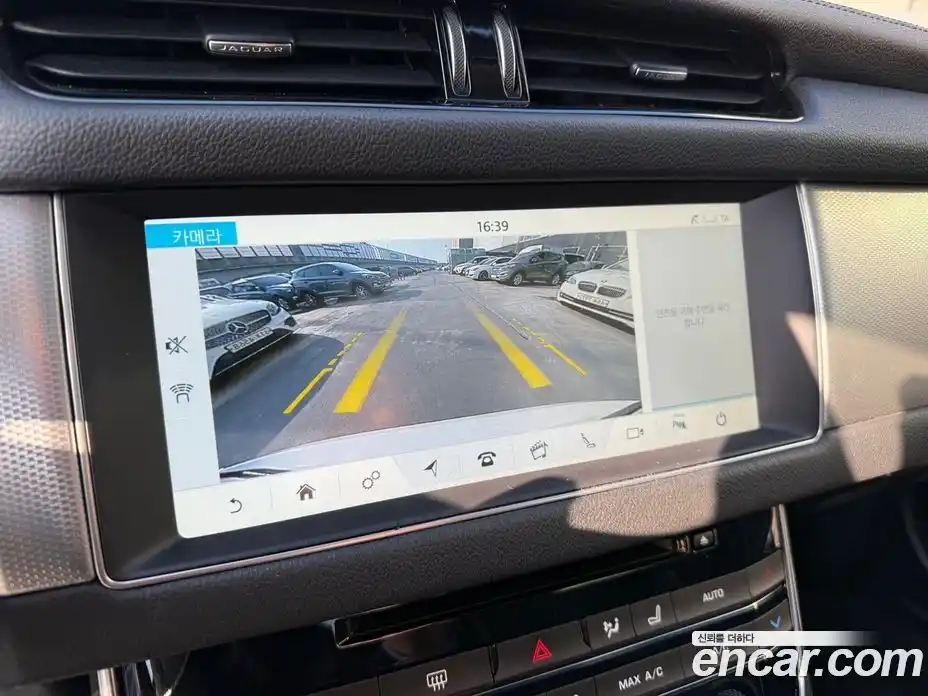 Jaguar XF 2018 2.0 Автомат в Москве № 268130, фото 15