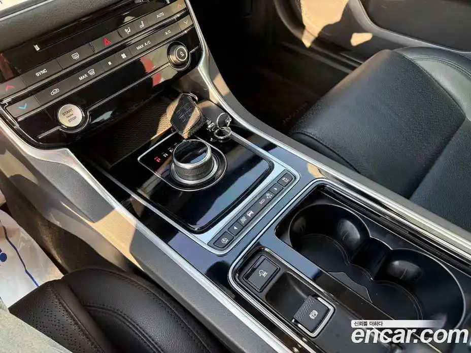 Jaguar XF 2018 2.0 Автомат в Москве № 268130, фото 16