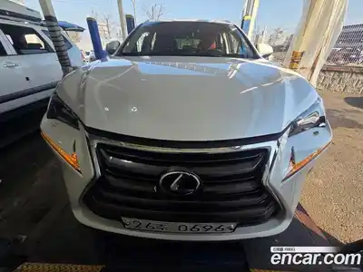 Lexus NX, 2016