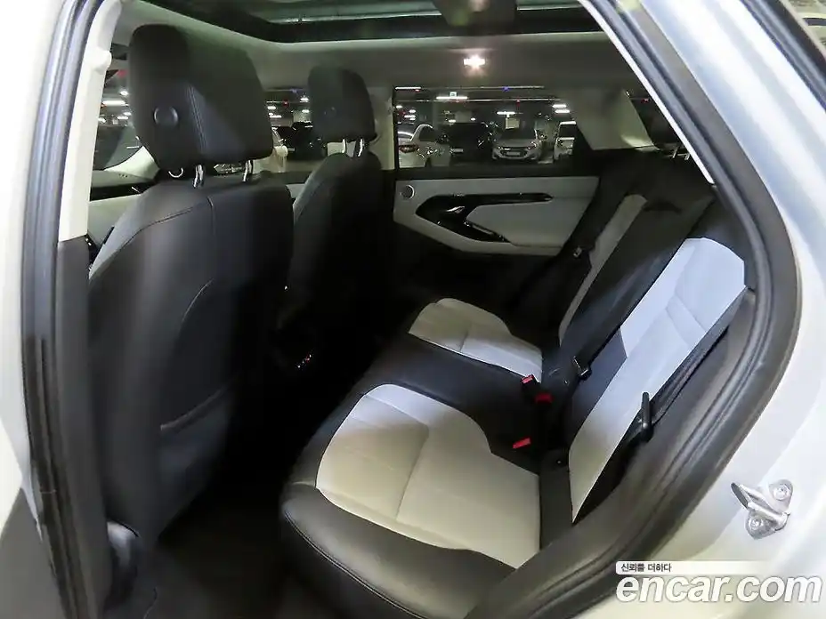 Land Rover Range-Rover Evoque 2025 2.0 Автомат в Москве № 297903, фото 7