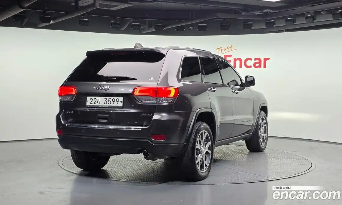 Jeep Cherokee 2019 3.6 Автомат в Москве № 318262, фото 15
