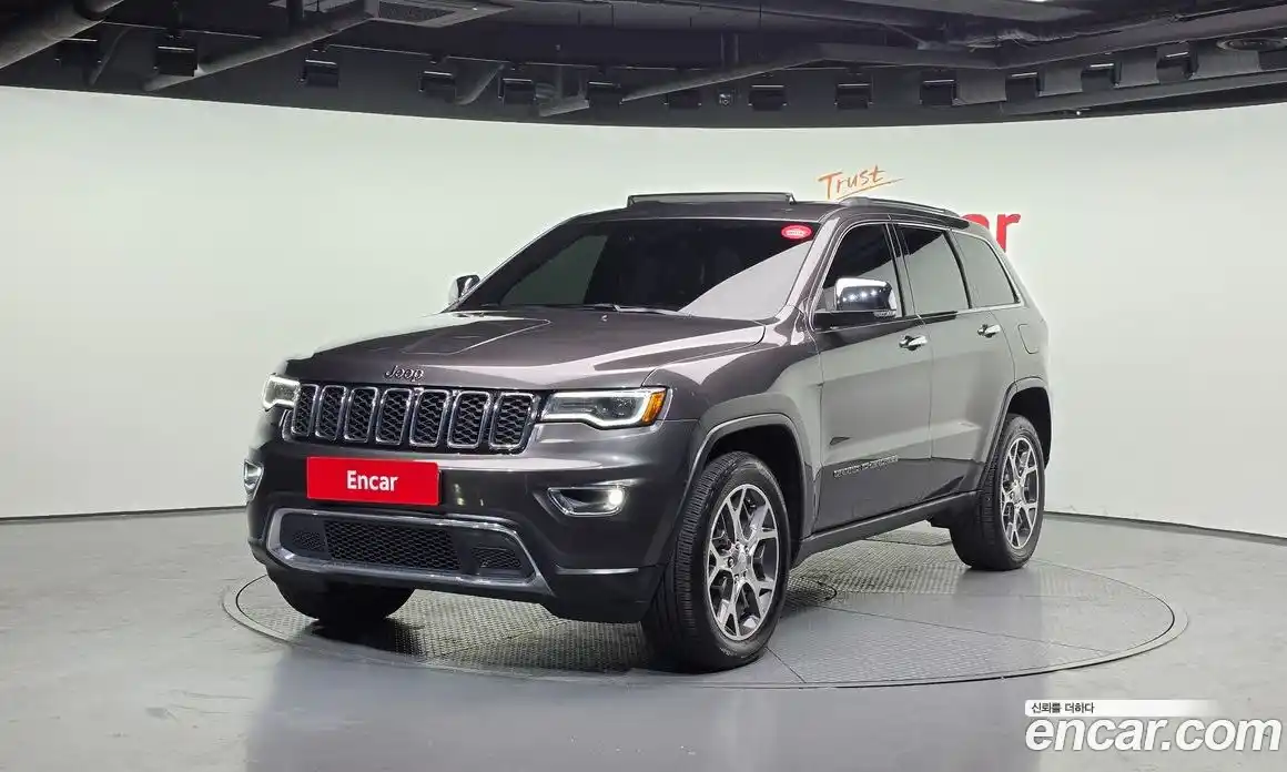 Jeep Cherokee 2019 3.6 Автомат в Москве № 318262, фото 4