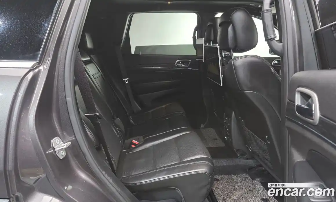 Jeep Cherokee 2019 3.6 Автомат в Москве № 318262, фото 7