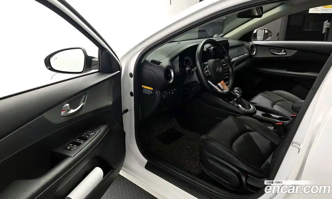 Kia K3 2021 1.6 Автомат в Москве № 321217, фото 3