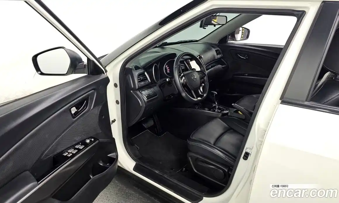 SsangYong TIBOLI 2017 1.6 Автомат в Москве № 324393, фото 1