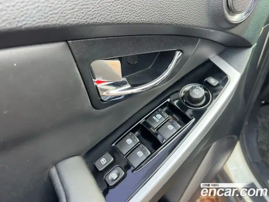 SsangYong Korando 2014 2.0 Автомат в Москве № 324448, фото 12