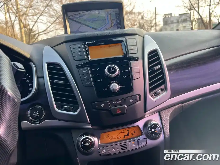 SsangYong Korando 2014 2.0 Автомат в Москве № 324448, фото 16