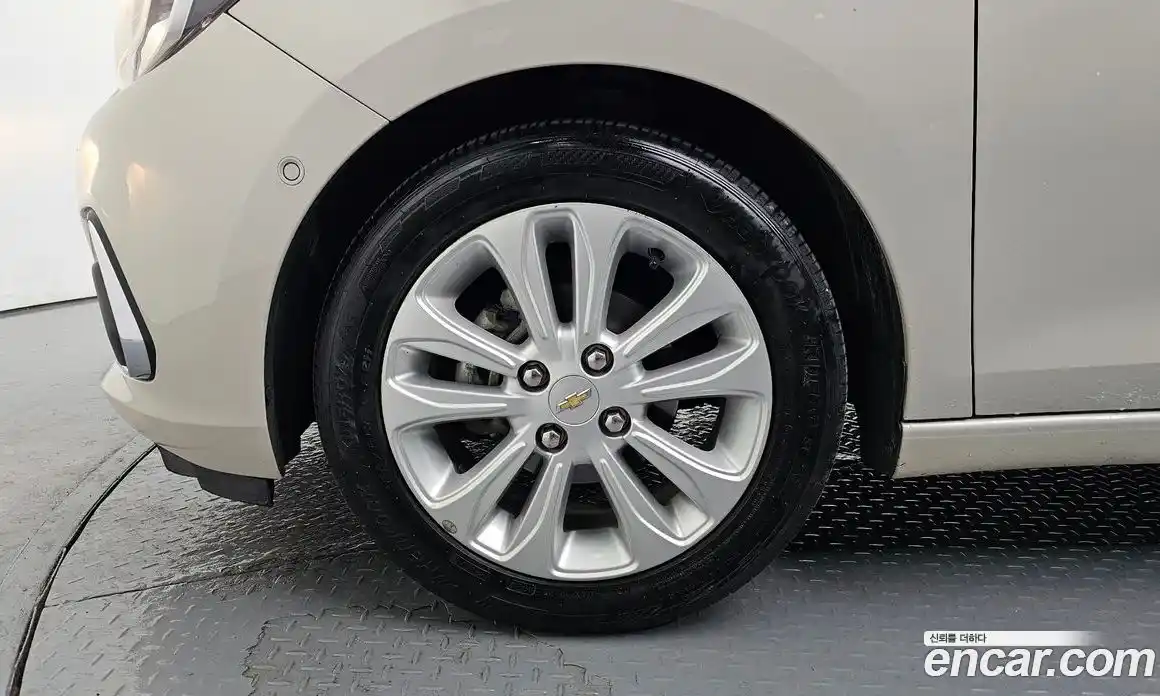 Chevrolet Spark 2016 1.0 Автомат в Москве № 327250, фото 5