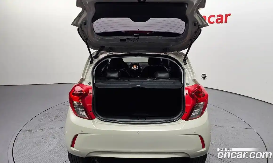 Chevrolet Spark 2016 1.0 Автомат в Москве № 327250, фото 9