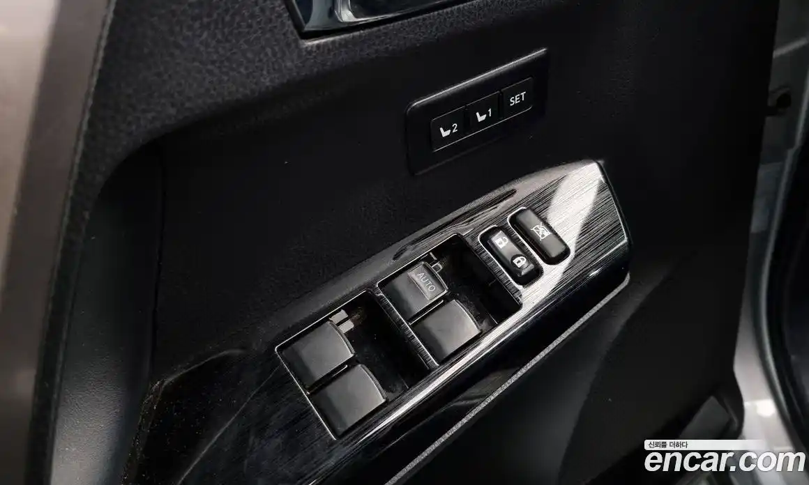 Toyota RAV4 2018 2.5 Автомат в Москве № 334915, фото 17