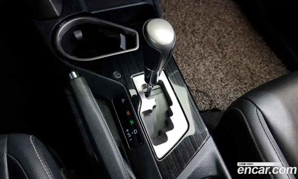 Toyota RAV4 2018 2.5 Автомат в Москве № 334915, фото 9