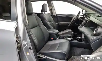 Toyota RAV4 2018 2.5 Автомат в Москве № 334915, миниатюра 10