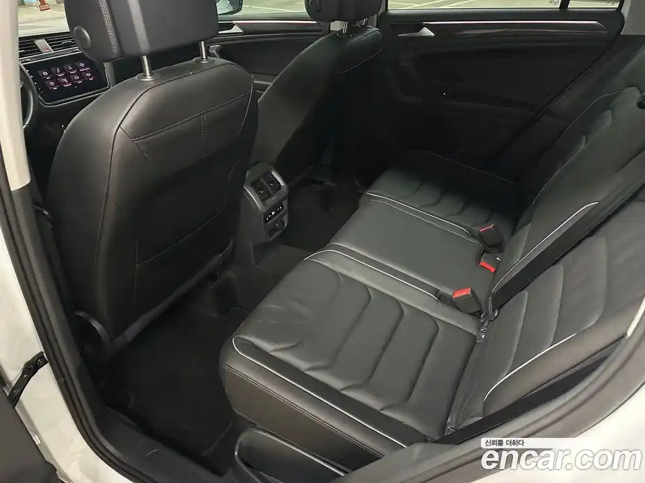 Volkswagen Tiguan 2023 2.0 Автомат в Москве № 358993, фото 13