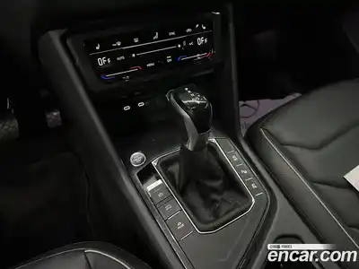 Volkswagen Tiguan 2023 2.0 Автомат в Москве № 358993, миниатюра 7