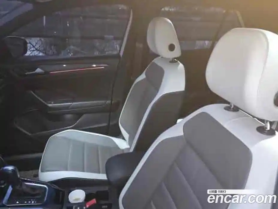 Volkswagen T-Roc 2022 2.0 Автомат в Москве № 359022, фото 9