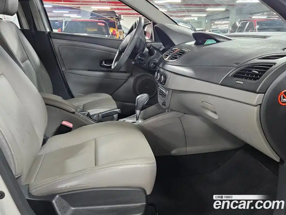 Renault SM3 2011 1.6 Автомат в Москве № 359806, фото 14