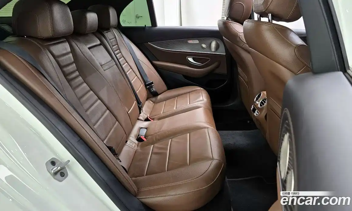 Mercedes-Benz E-Class 2022 2.0 Автомат в Москве № 372163, фото 12