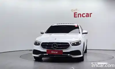 Mercedes-Benz E-Class 2022 2.0 Автомат в Москве № 372163, миниатюра 3