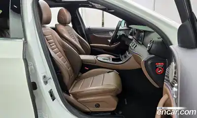 Mercedes-Benz E-Class 2022 2.0 Автомат в Москве № 372163, миниатюра 10