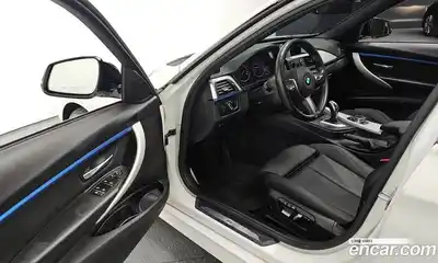BMW 3-Series 2018 2.0 Автомат в Москве № 386075, миниатюра 11