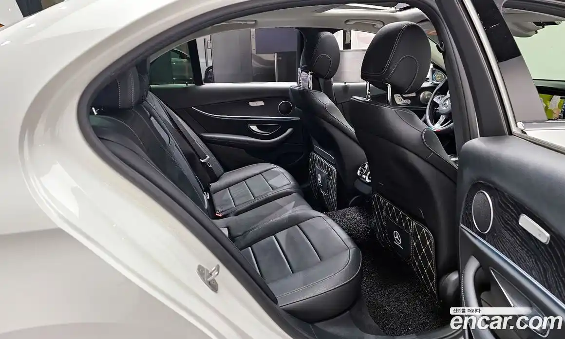 Mercedes-Benz E-Class 2017 2.0 Автомат в Москве № 388161, фото 12